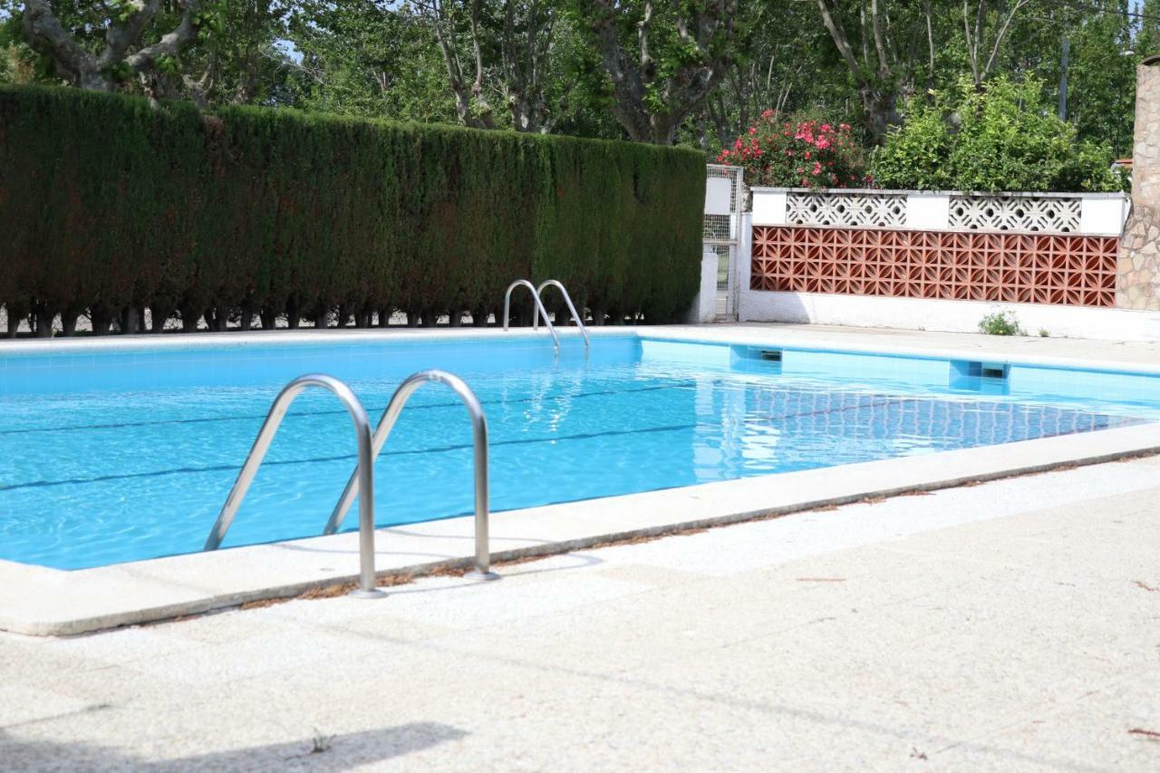 Orlina Apartment Емпуриабрава Екстериор снимка