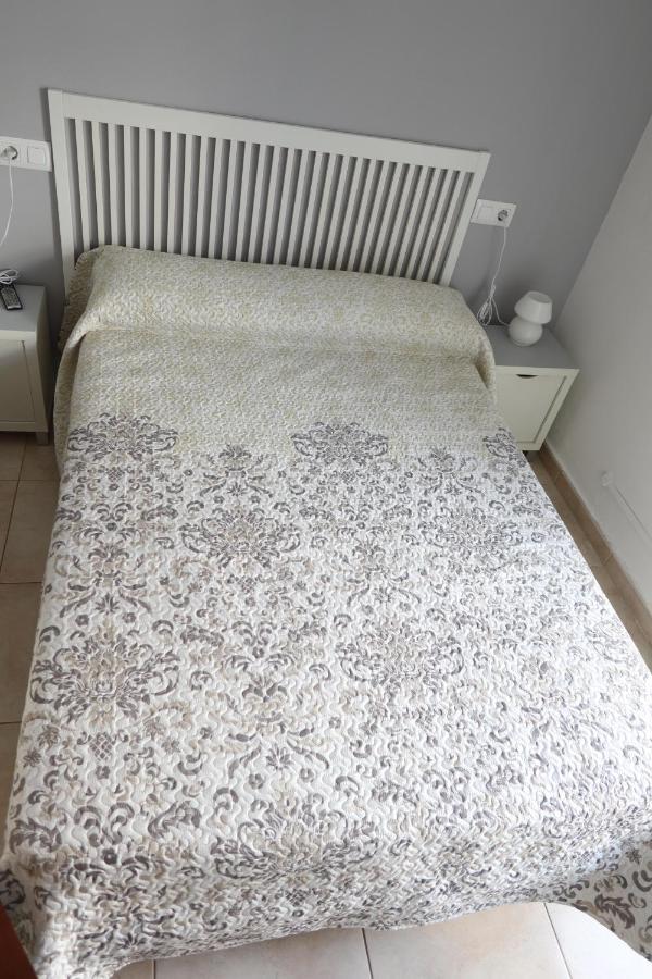 Orlina Apartment Емпуриабрава Екстериор снимка
